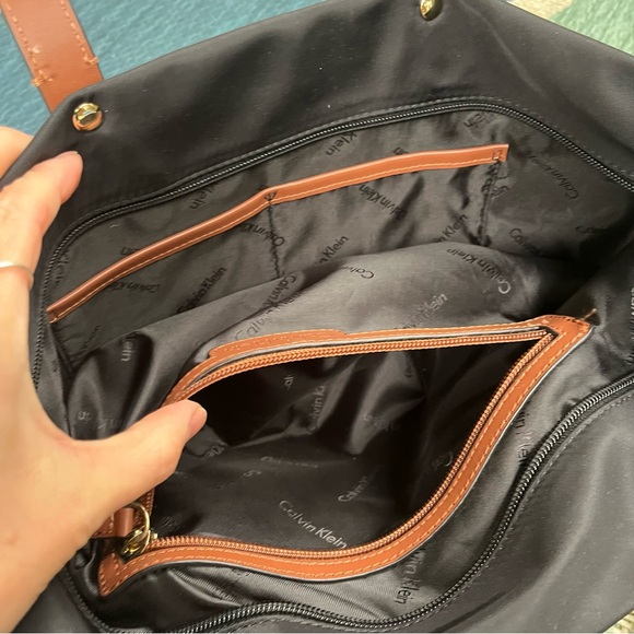 Clavin Klein black and brown classic purse - Picture 11 of 12